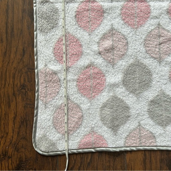 Pink and Gray Baby Blanket - Picture 7 of 7